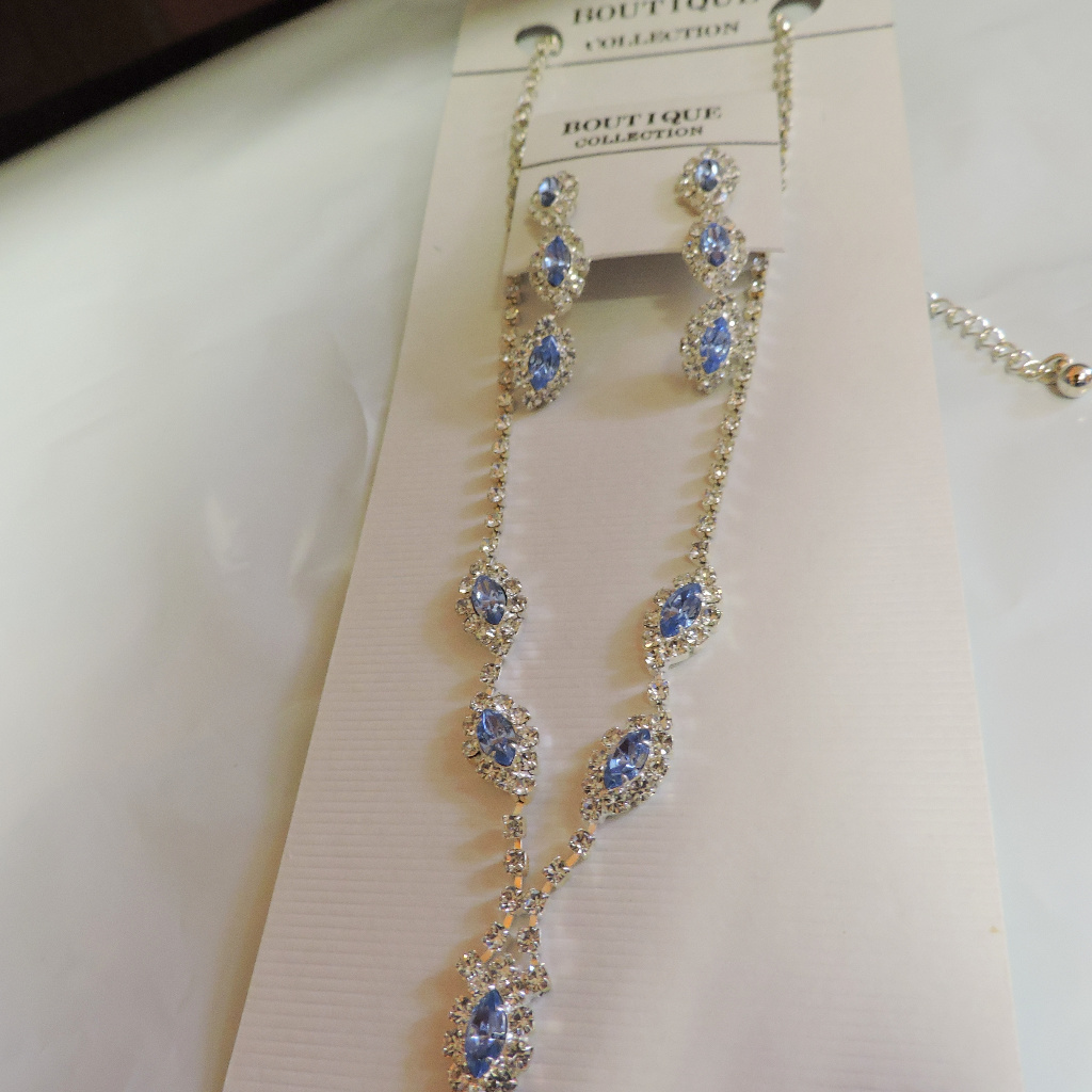 Jewelry Set .. Beautiful, Dressy, Silver & Blue Necklace & Earrings ... Js-99